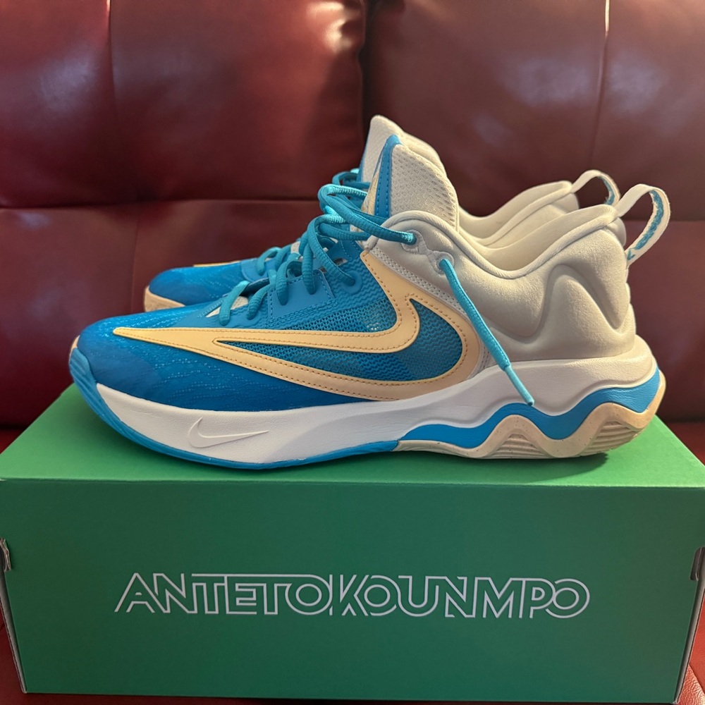Nike Giannis Immortality 3